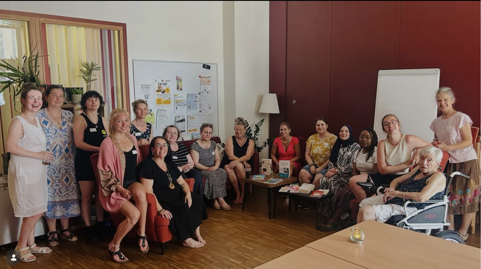 Gruppenfoto beim Frauen-Workshop Raum für mich in Monheim